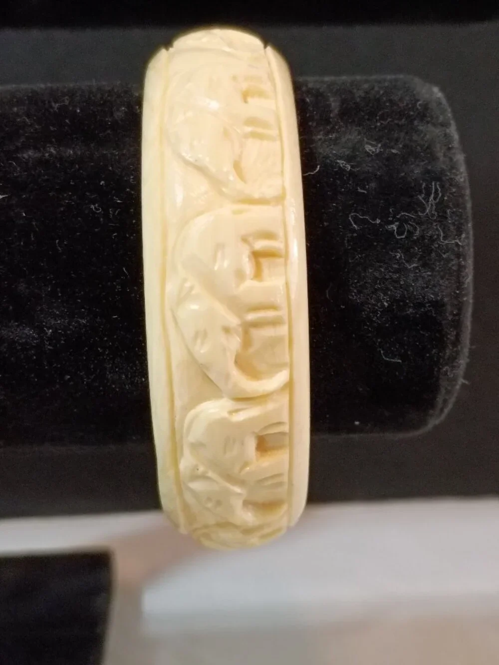 Vintage Celluloid Faux Ivory Elephant Bangle Bracelet Carved Art Deco 2.5”